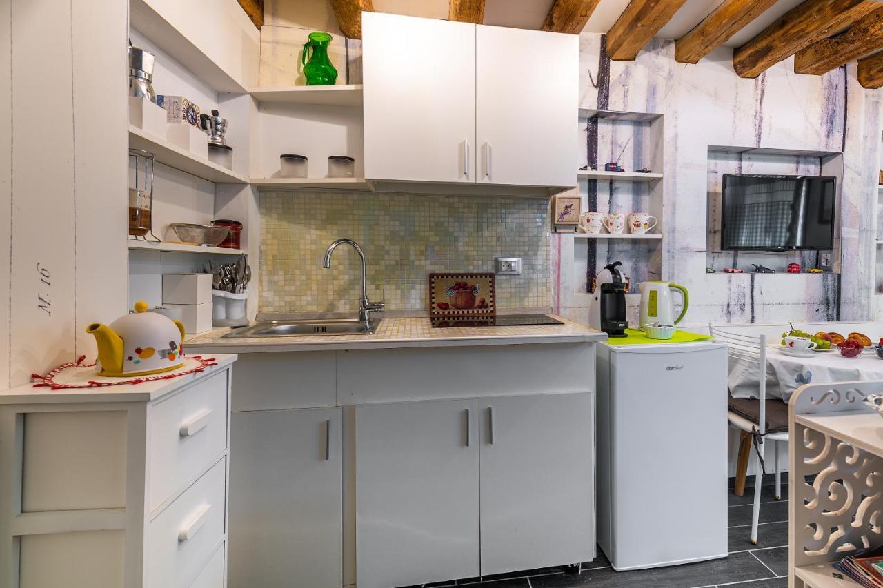 Ln Luxe Apartment Venice Canal View מראה חיצוני תמונה