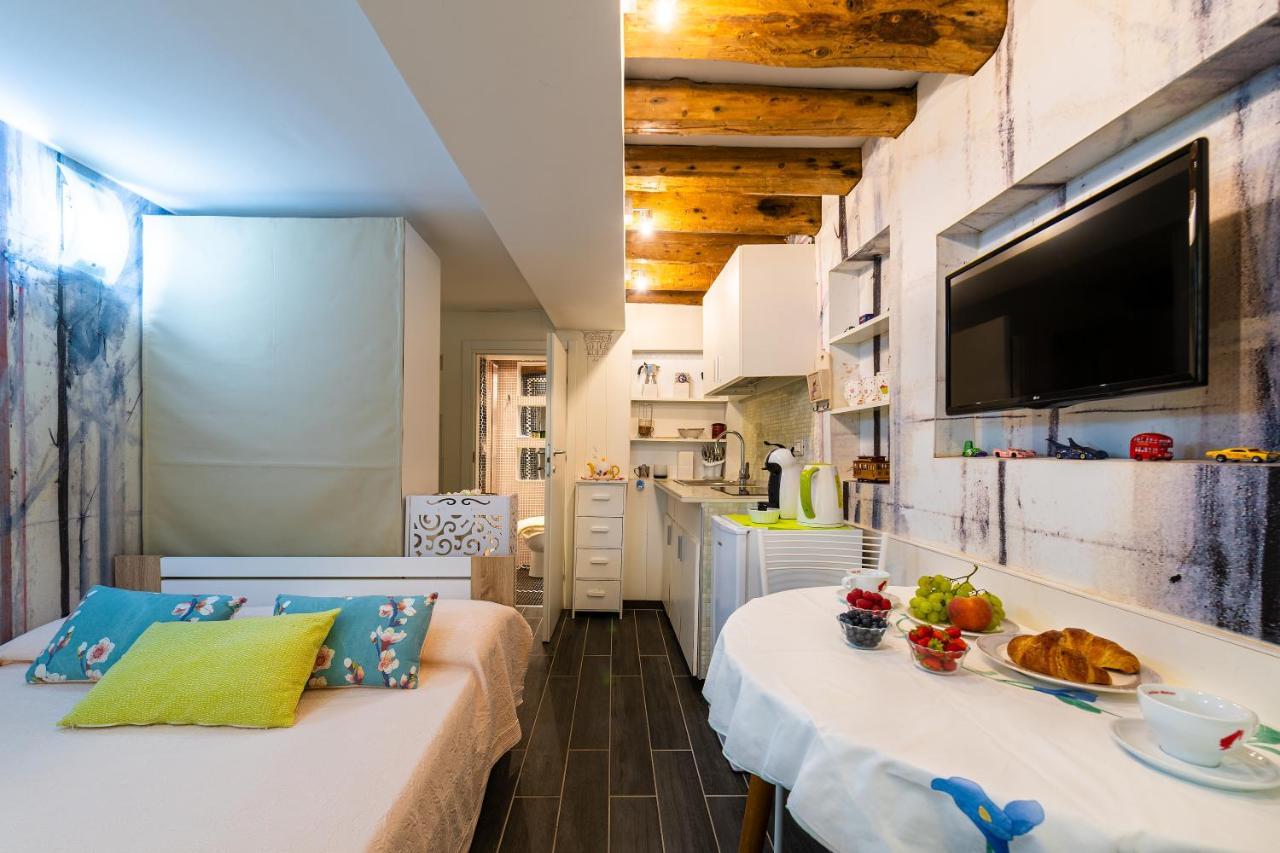 Ln Luxe Apartment Venice Canal View מראה חיצוני תמונה