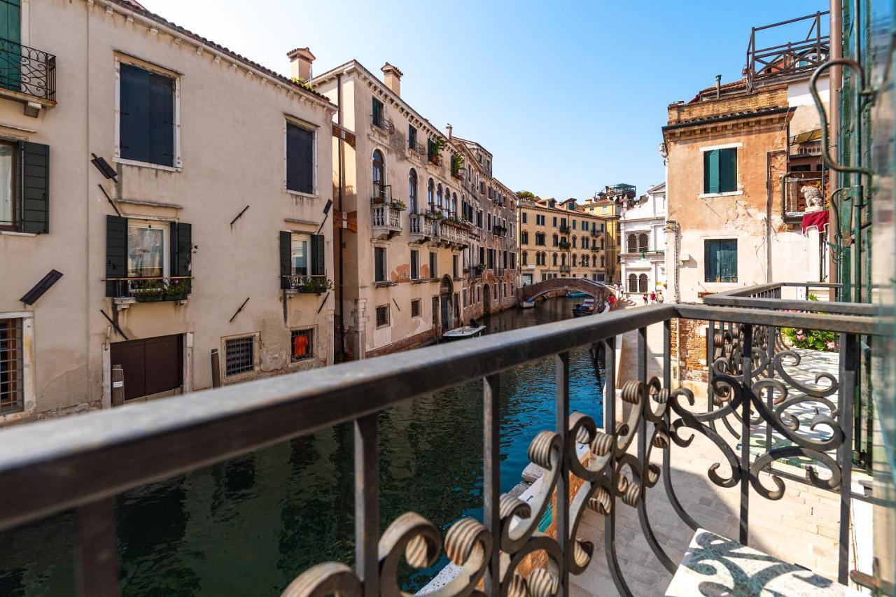 Ln Luxe Apartment Venice Canal View מראה חיצוני תמונה