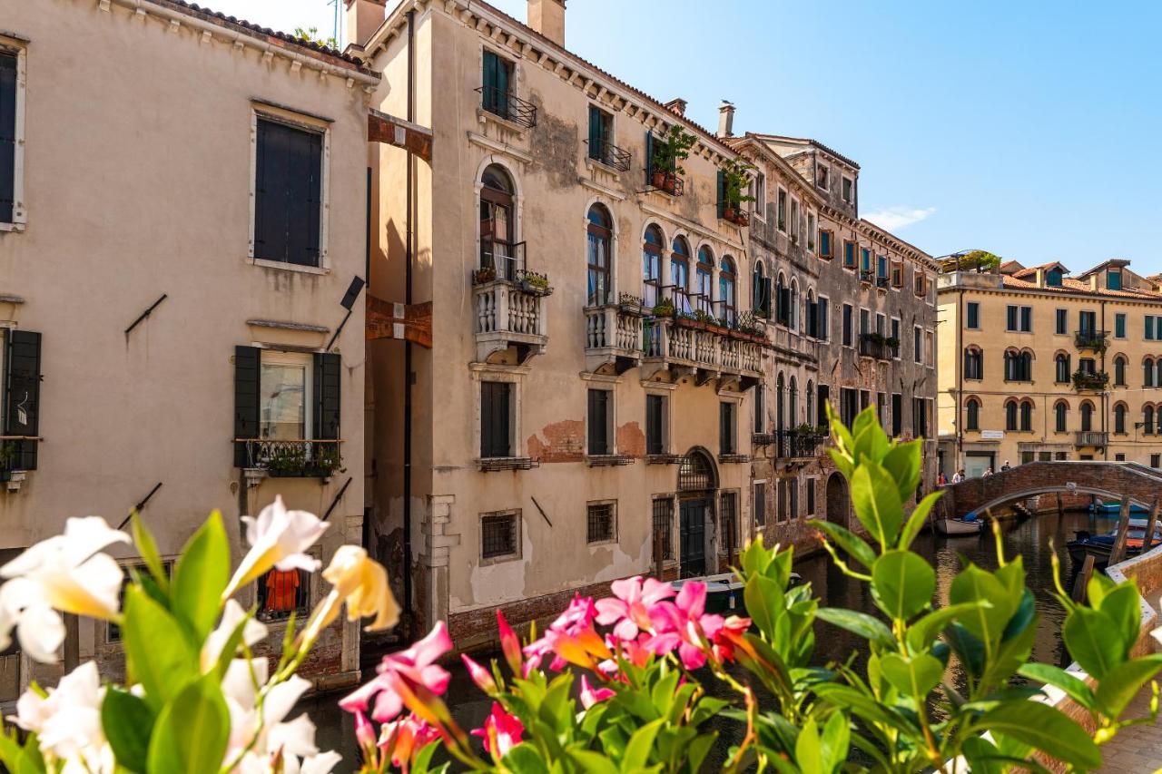 Ln Luxe Apartment Venice Canal View מראה חיצוני תמונה